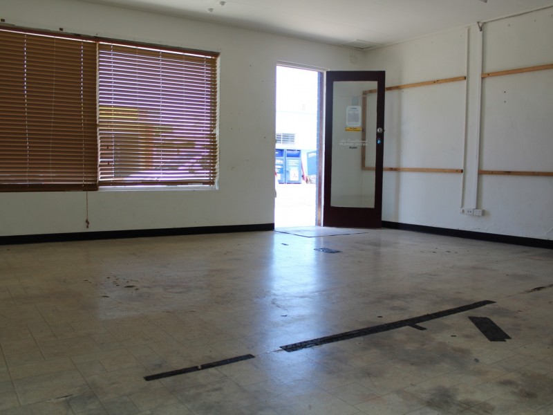 Unit 2/2 East Street, Sarina QLD 4737