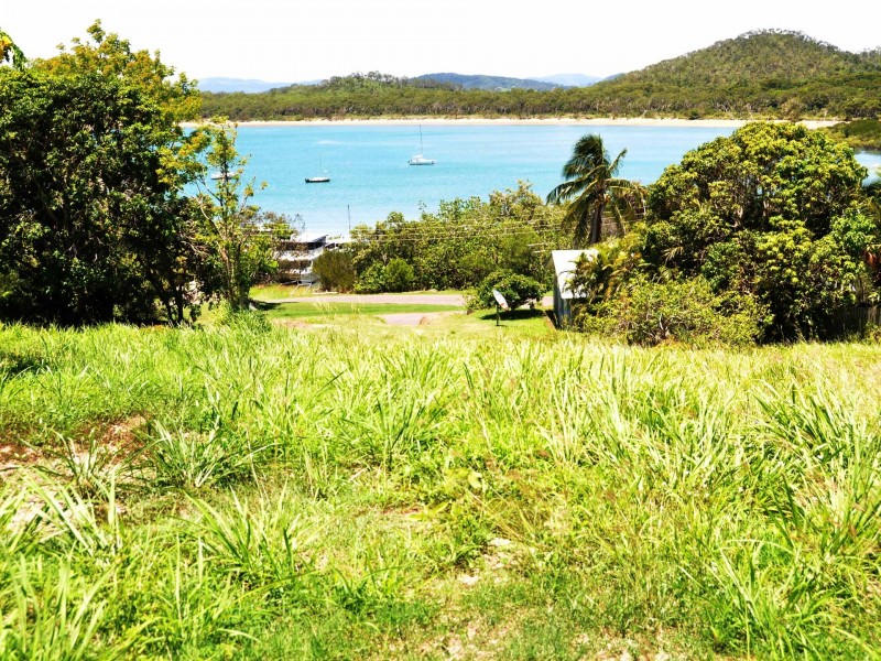 4 Sunset Drive, Sarina Beach QLD 4737