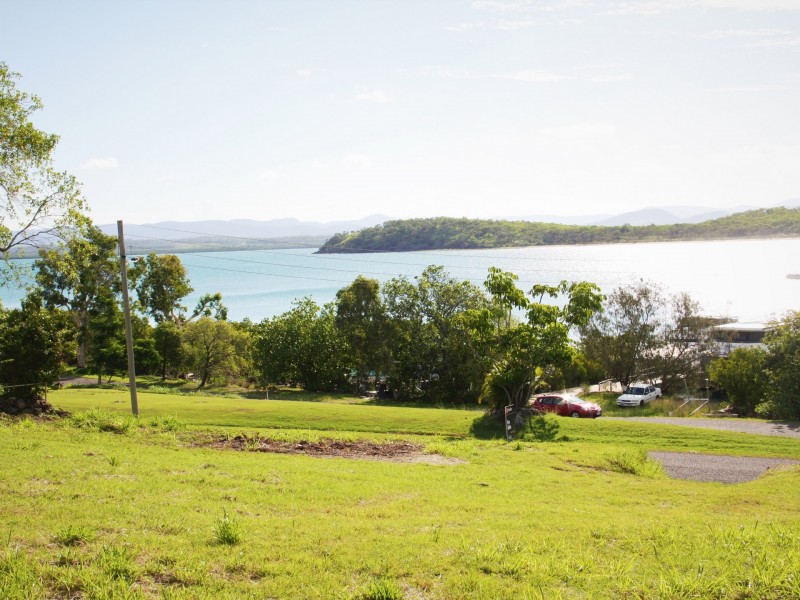 4 Sunset Drive, Sarina Beach QLD 4737