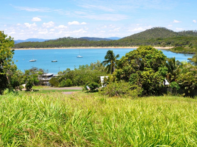4 Sunset Drive, Sarina Beach QLD 4737