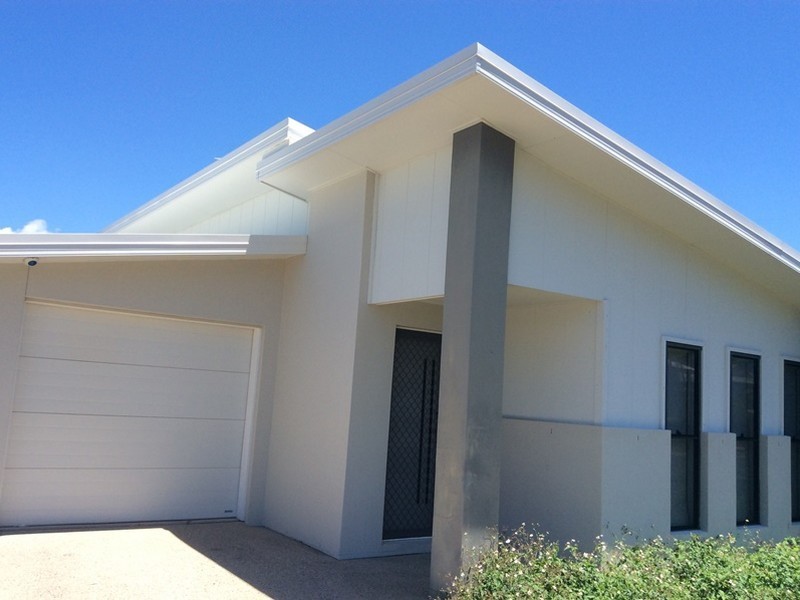 Unit 2/102 Rasmussen Avenue, Salonika Beach QLD 4740