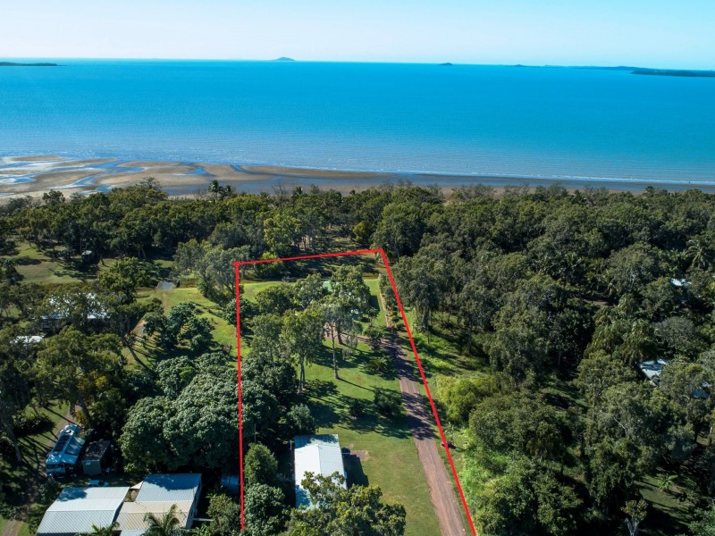 162 Miran Khan Drive, Armstrong Beach QLD 4737