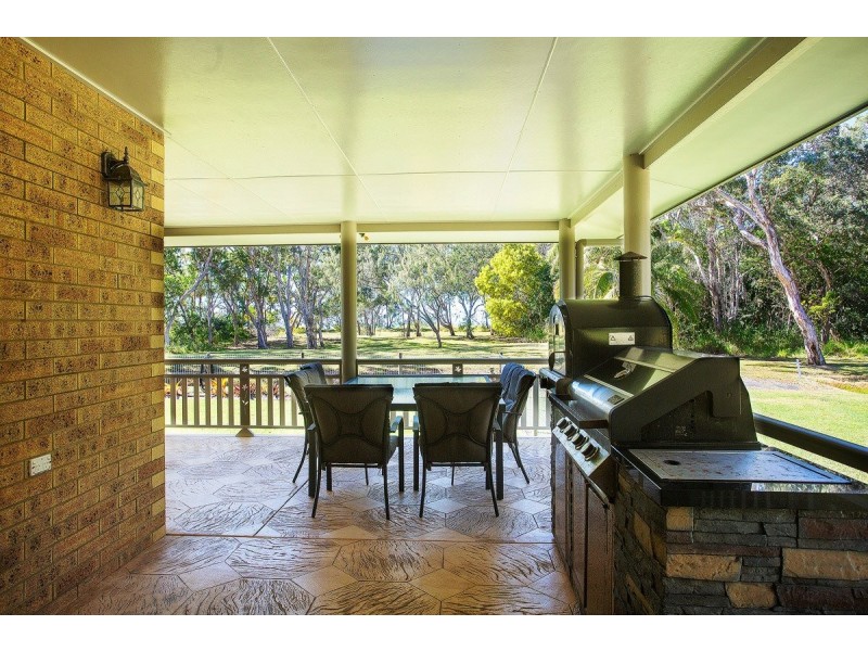 162 Miran Khan Drive, Armstrong Beach QLD 4737