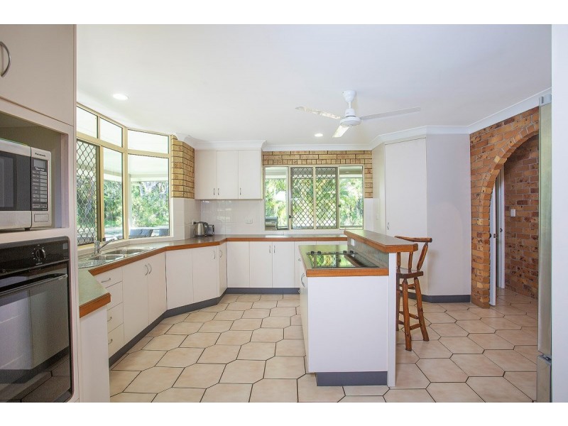 162 Miran Khan Drive, Armstrong Beach QLD 4737