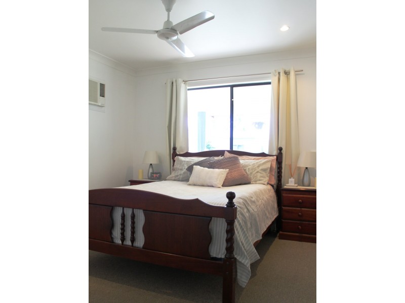 4 Crescent Street, Armstrong Beach QLD 4737