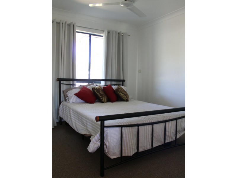 4 Crescent Street, Armstrong Beach QLD 4737