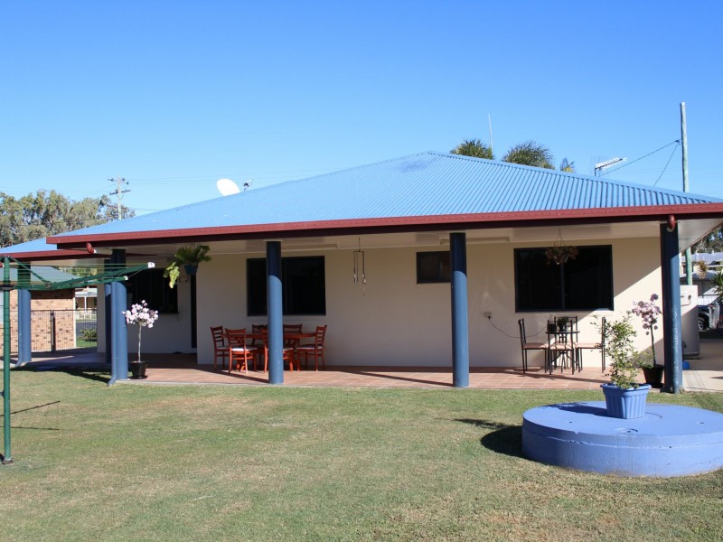 4 Crescent Street, Armstrong Beach QLD 4737