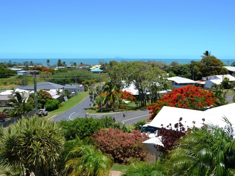 10 Antoney Lane, Sarina Beach QLD 4737