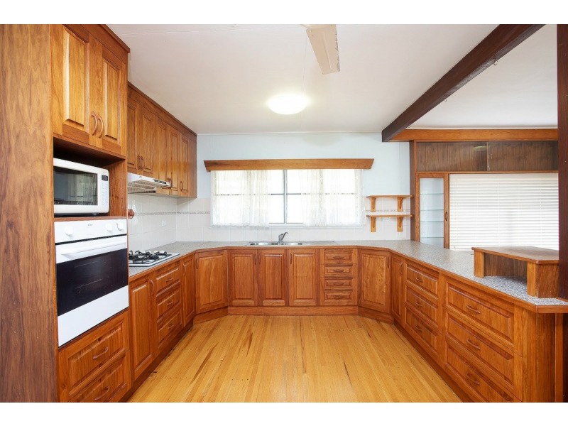 10 Antoney Lane, Sarina Beach QLD 4737