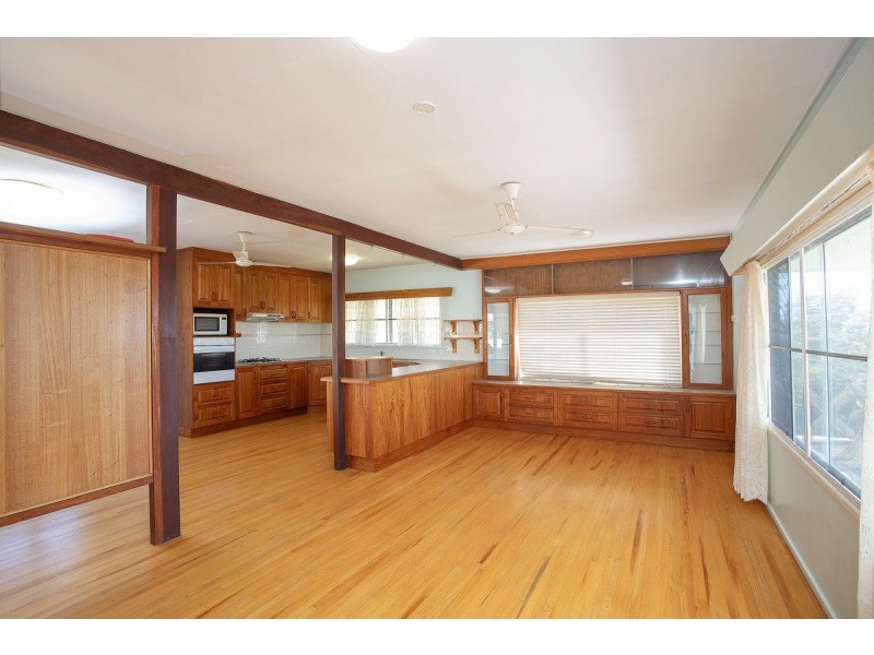 10 Antoney Lane, Sarina Beach QLD 4737