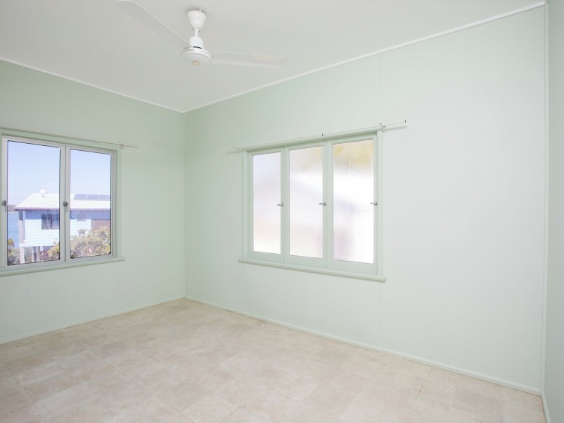 10 Antoney Lane, Sarina Beach QLD 4737