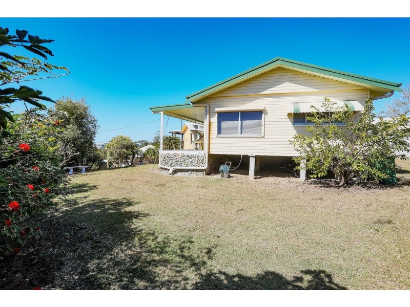 10 Antoney Lane, Sarina Beach QLD 4737