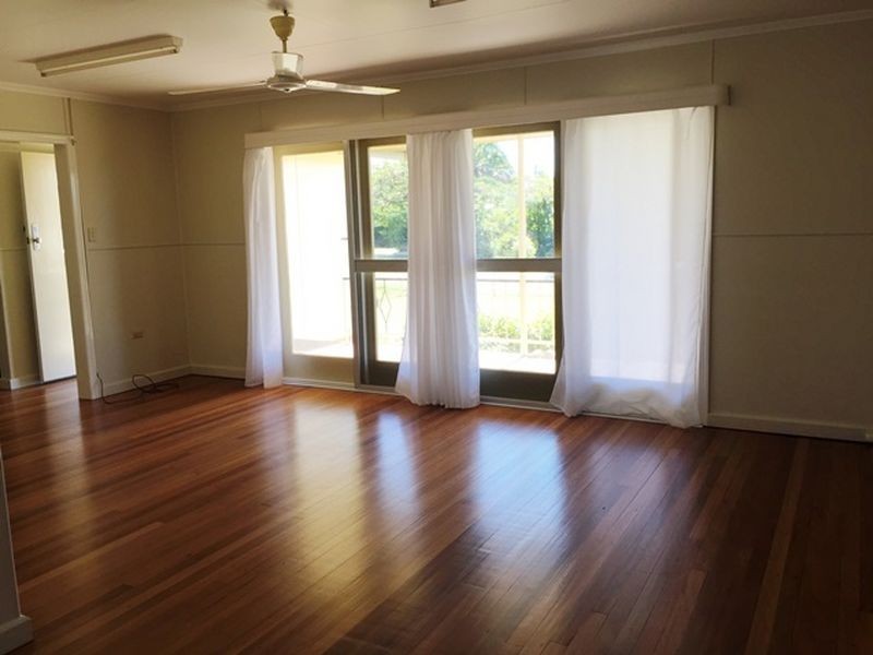 20 Holmes Avenue, Sarina QLD 4737