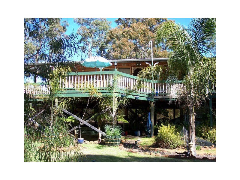 42 Leschenaultia Drive, Nannup WA 6275