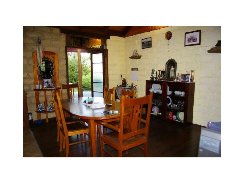 24 Walter Street, Nannup WA 6275