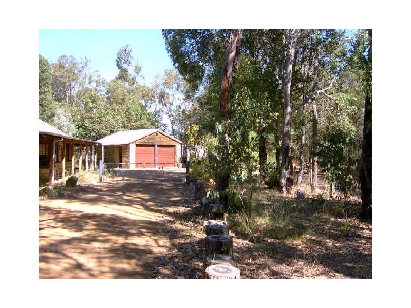 24 Walter Street, Nannup WA 6275