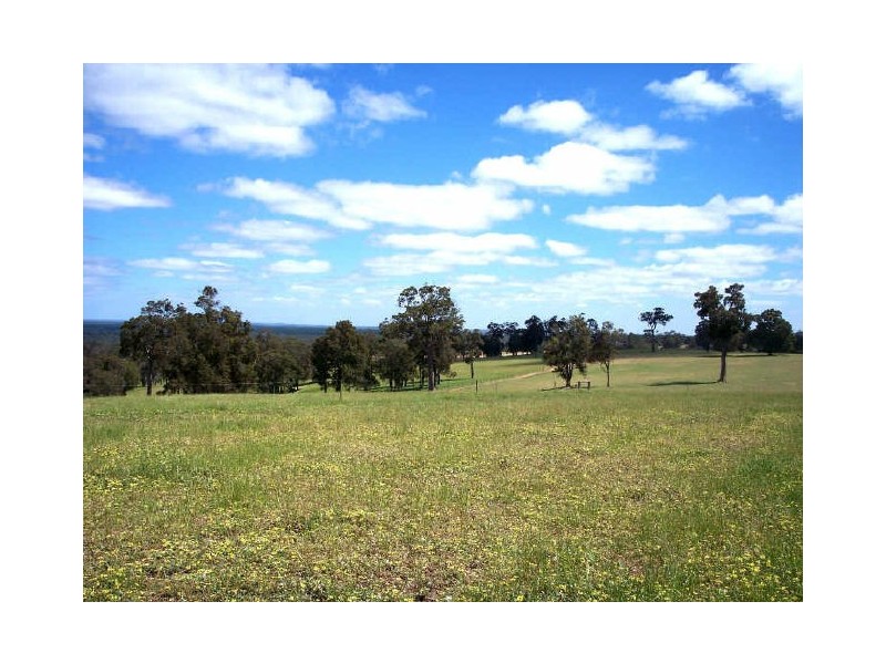 62 Carey Street, Nannup WA 6275