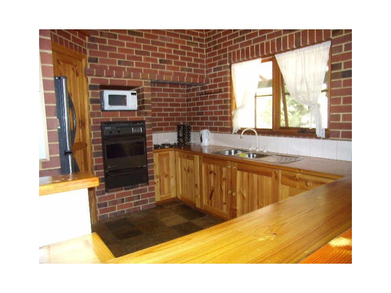 2 Dean Road, Nannup WA 6275
