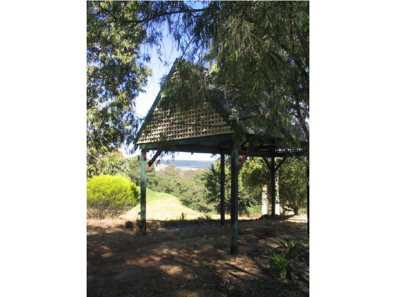 2 Dean Road, Nannup WA 6275