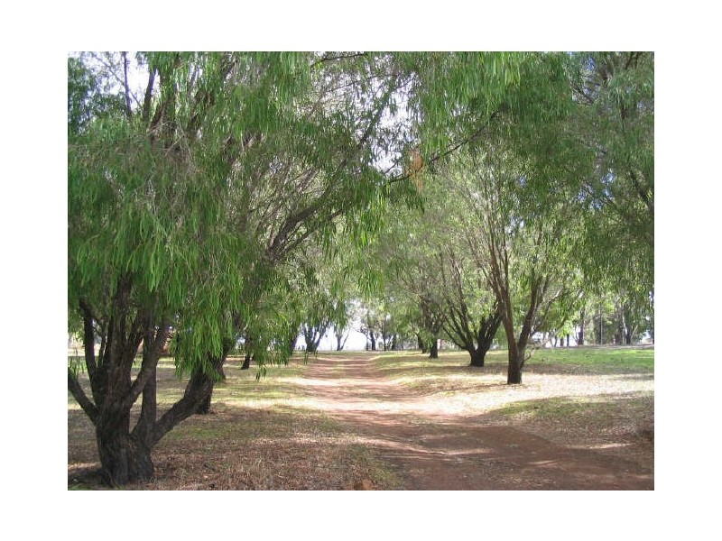 2 Dean Road, Nannup WA 6275