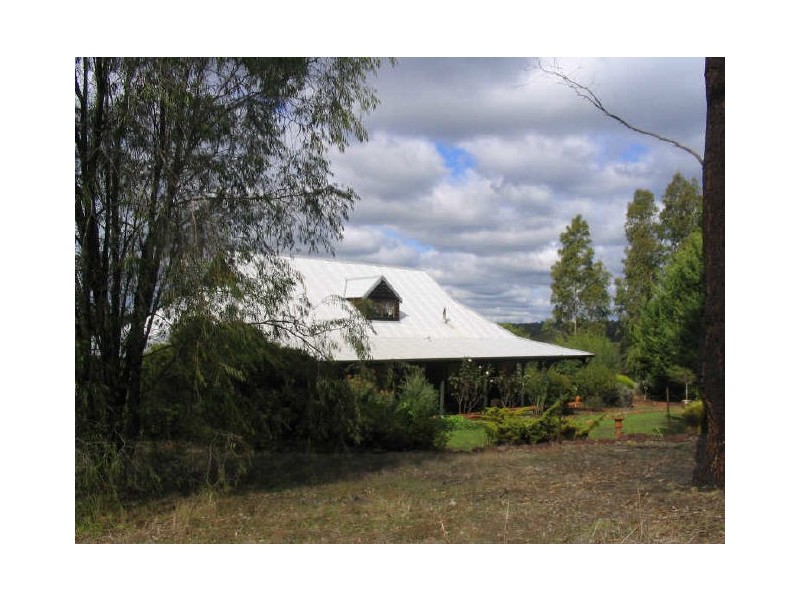 2 Dean Road, Nannup WA 6275