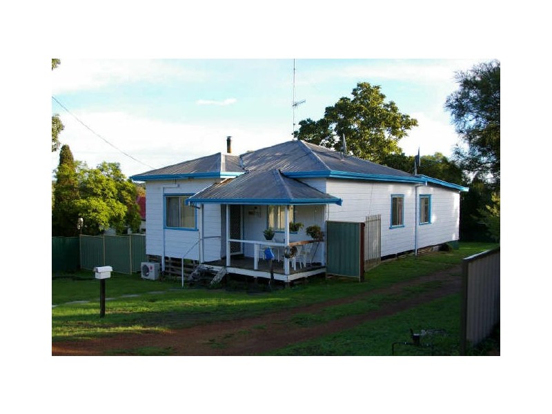 6 Higgins Street, Nannup WA 6275