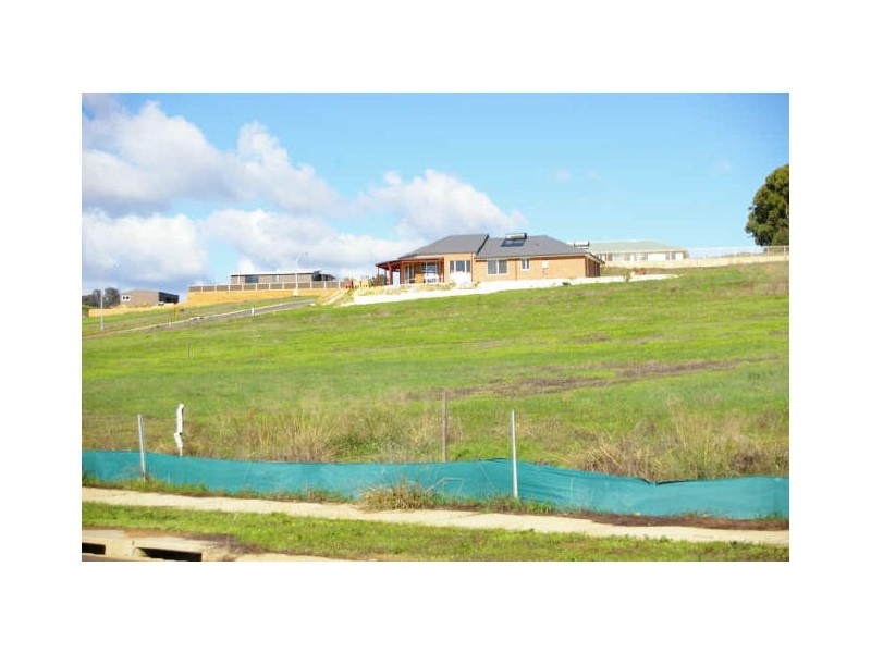 2 Hitchcock Drive, Nannup WA 6275