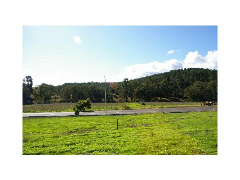 2 Hitchcock Drive, Nannup WA 6275