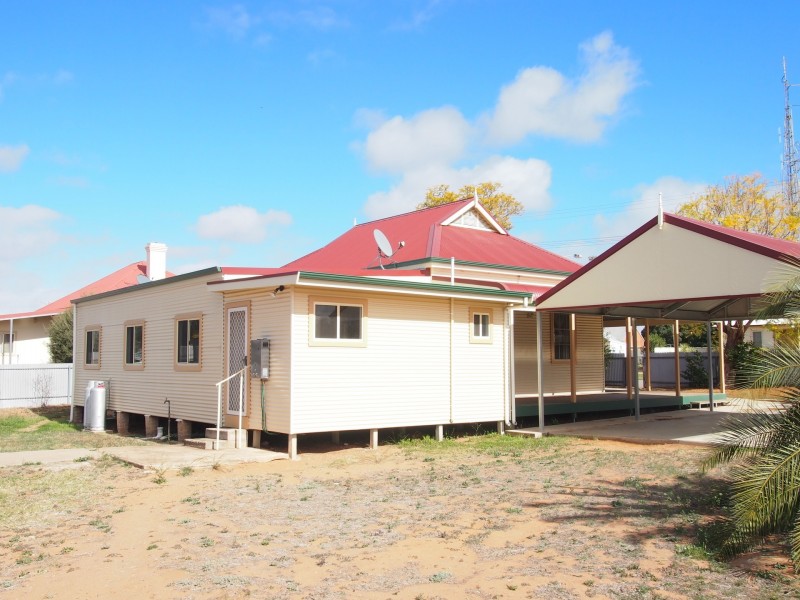 39 Yartla Street, Menindee NSW 2879