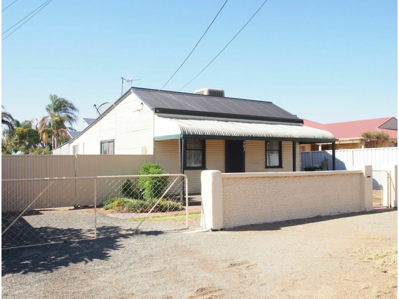 703 Chapple Street, Broken Hill NSW 2880