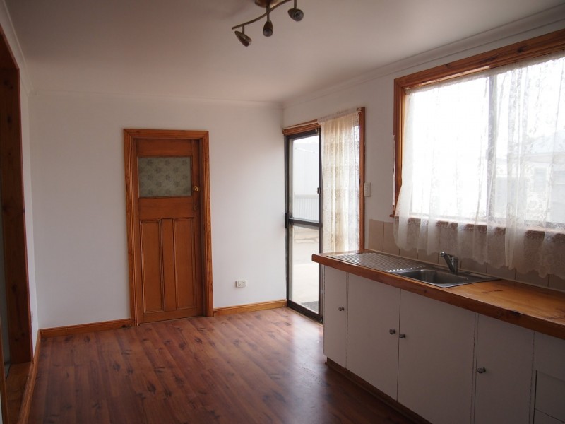 27 Nicholls Street, Broken Hill NSW 2880