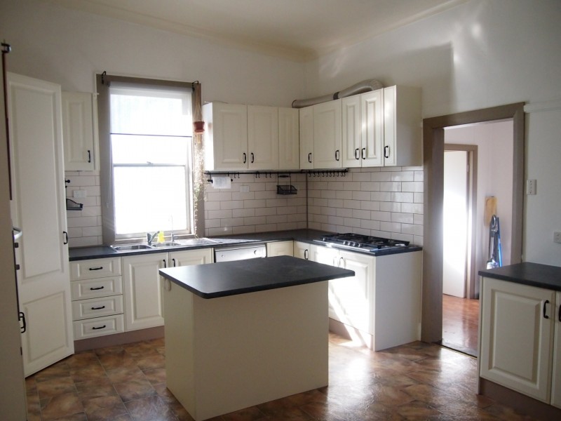 11 Mica Street, Broken Hill NSW 2880