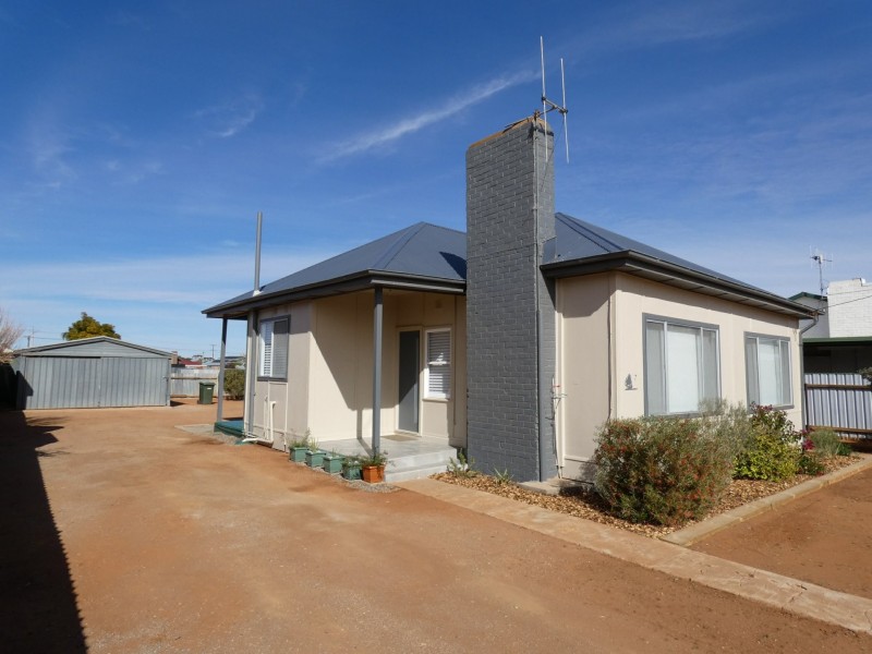7 Casuarina Ave, Broken Hill NSW 2880