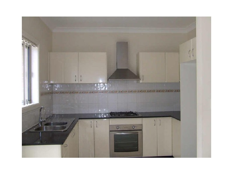 2/102 Lackey Street, Merrylands NSW 2160