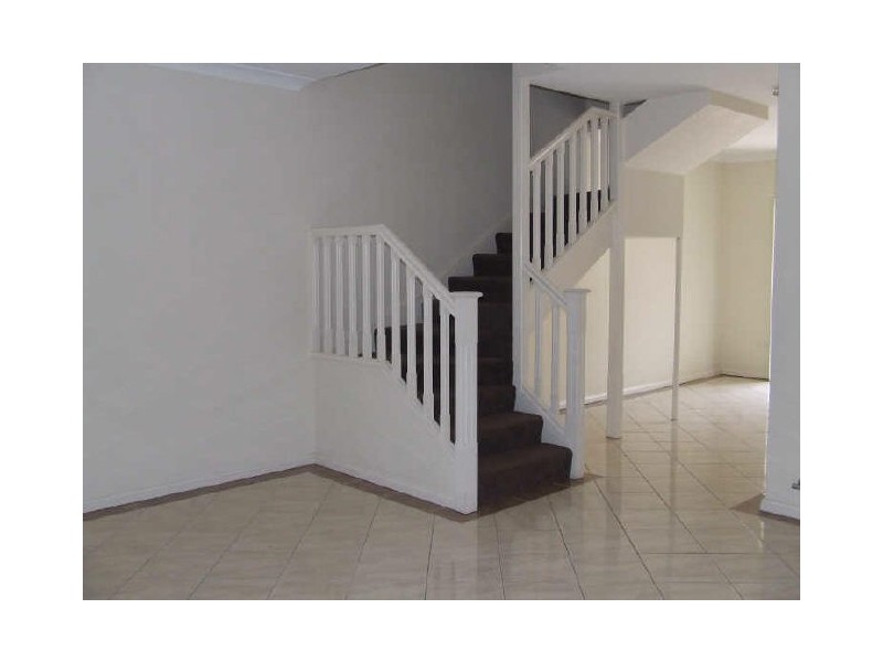 2/102 Lackey Street, Merrylands NSW 2160