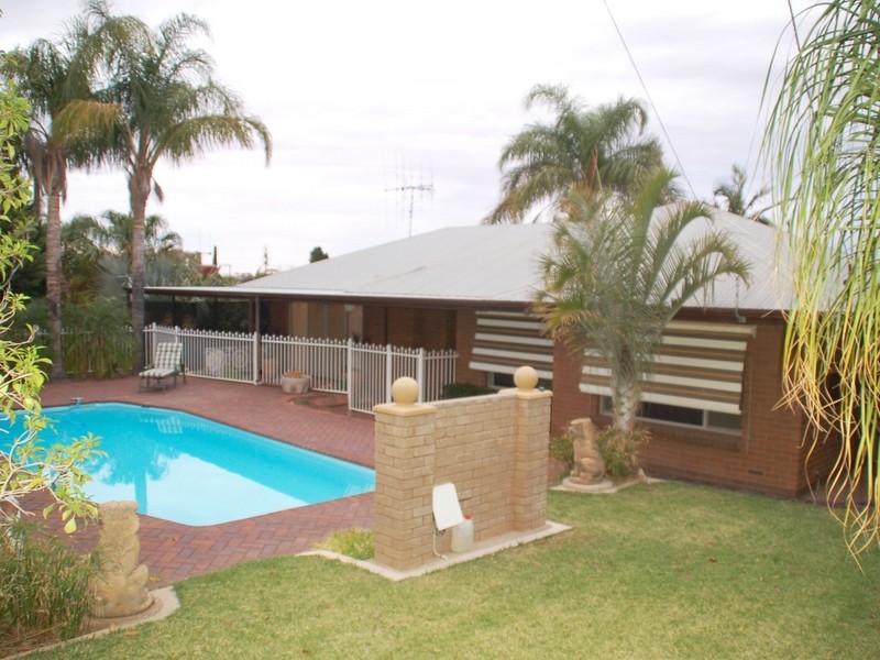 585 Cummins Street, Broken Hill NSW 2880