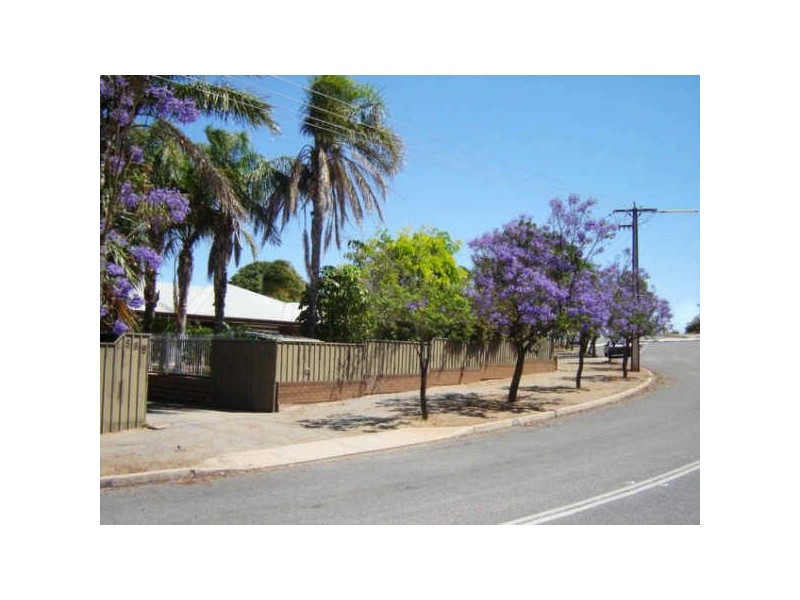 585 Cummins Street, Broken Hill NSW 2880