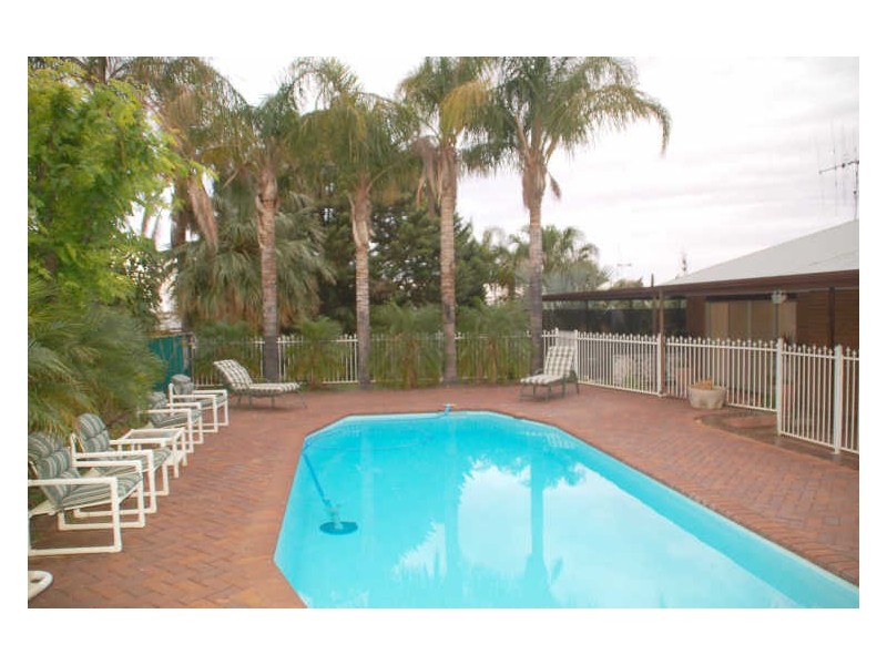 585 Cummins Street, Broken Hill NSW 2880