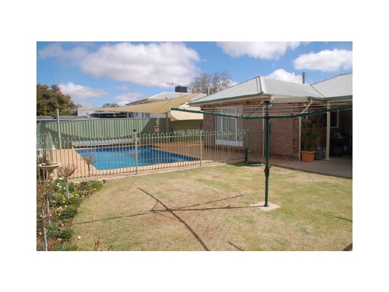 557 Cummins Street, Broken Hill NSW 2880