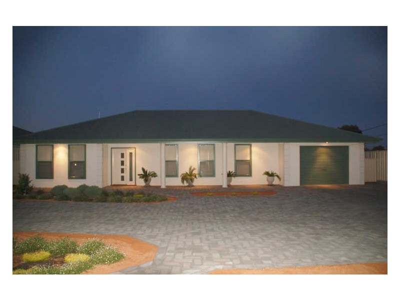 175 Cummins Street, Broken Hill NSW 2880