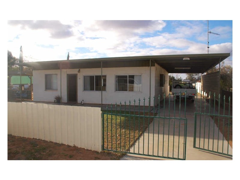 84 Lakeview Avenue, Menindee NSW 2879