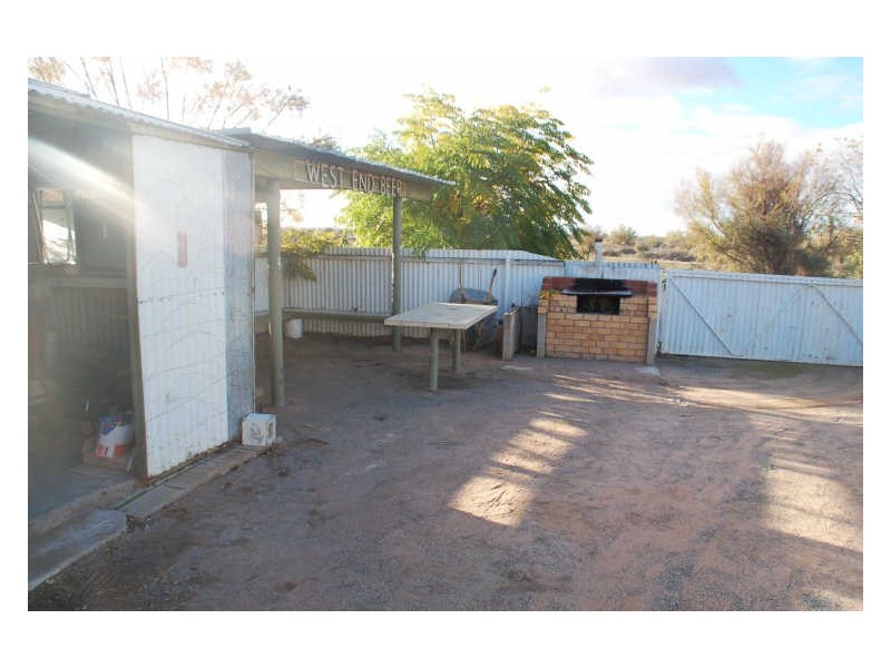 84 Lakeview Avenue, Menindee NSW 2879