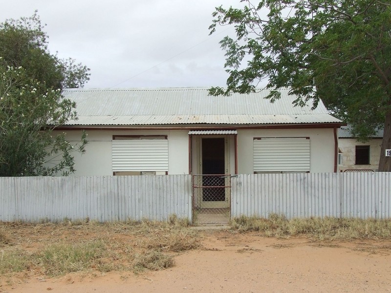 19 Henley Street, Menindee NSW 2879