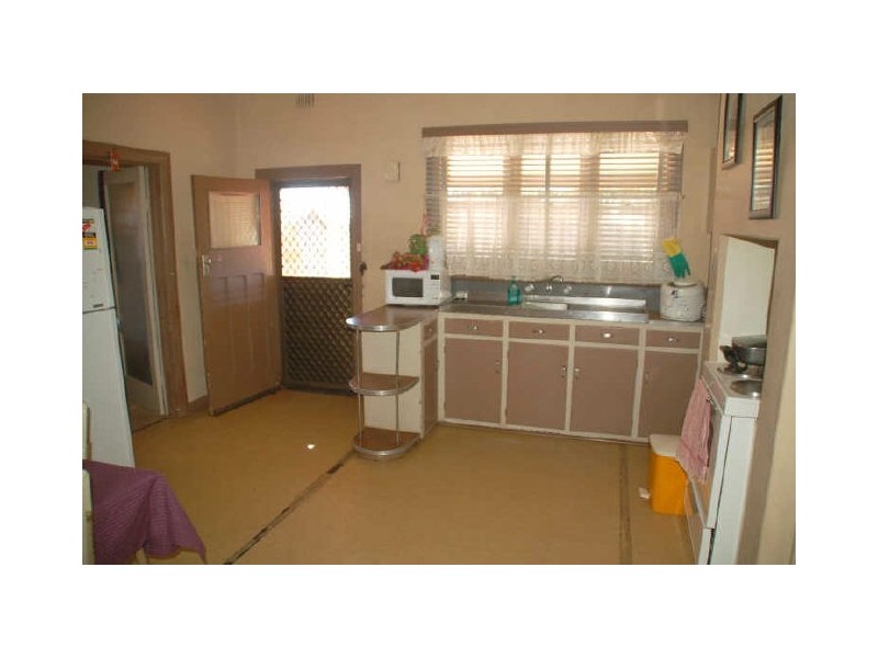 671 Lane Street, Broken Hill NSW 2880