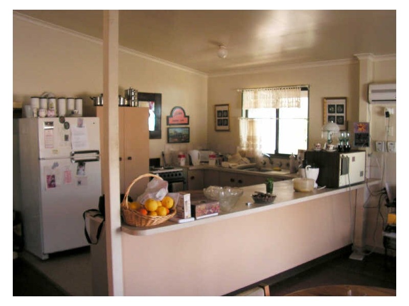 64 Lakeview Avenue, Menindee NSW 2879