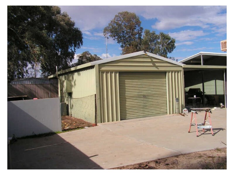 64 Lakeview Avenue, Menindee NSW 2879