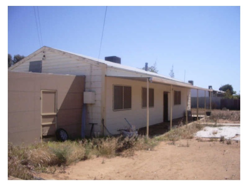 12 Yartla Street, Menindee NSW 2879