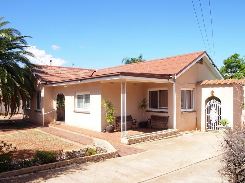 377 Gossan St, Broken Hill NSW 2880