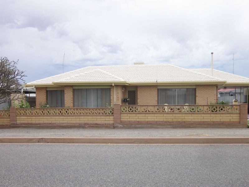 104 Willyama Street, Broken Hill NSW 2880
