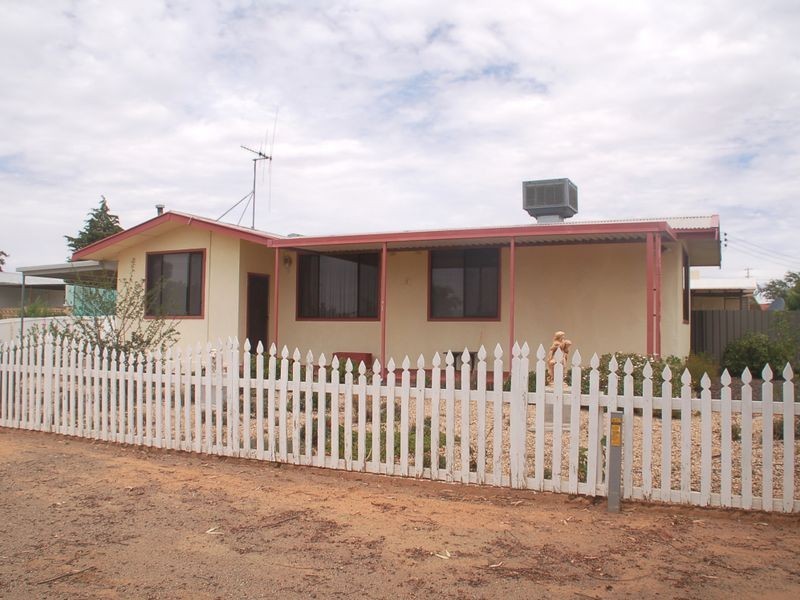 8 Central Street, Broken Hill NSW 2880